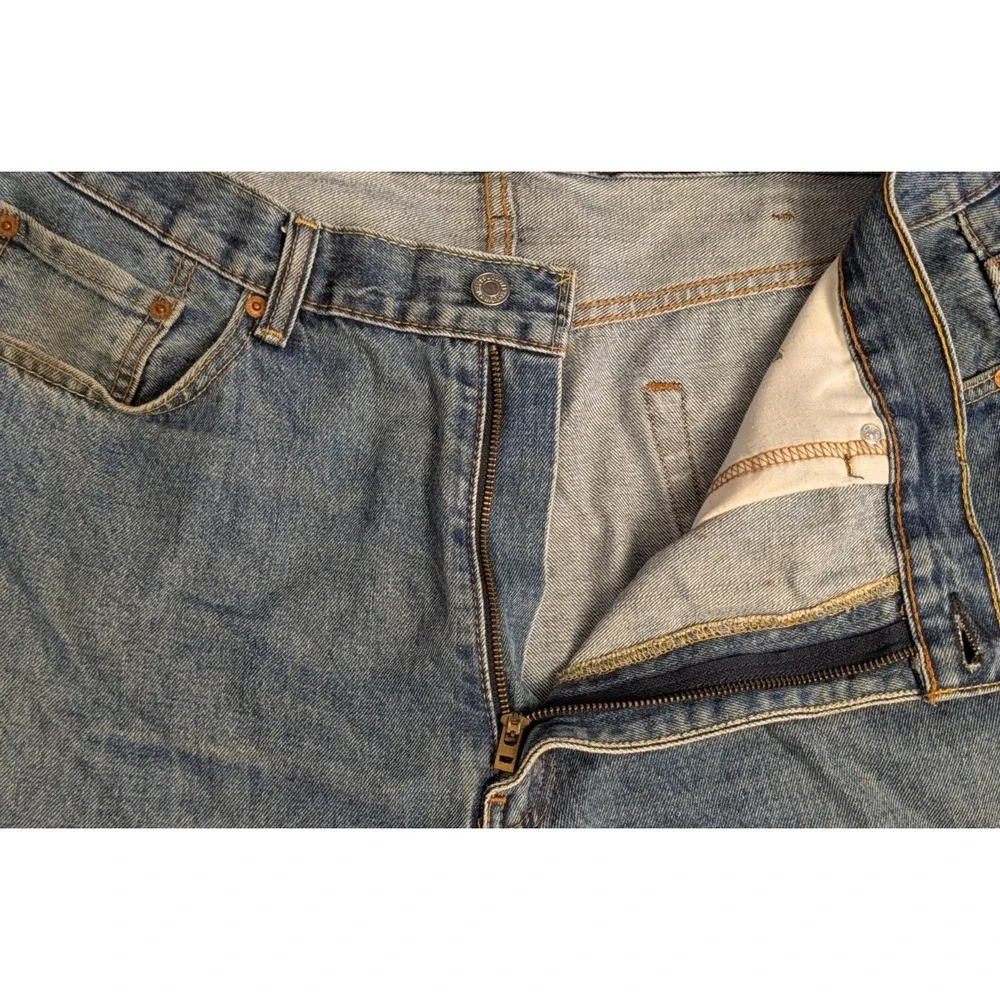 Levi's 550 Mens Jeans 40 x 32 Stonewash Blue Relaxed Fit Tapered Leg 100% Cotton